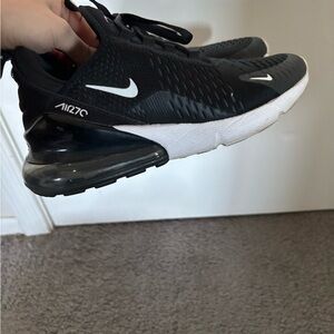 Black and white Air Max 270
